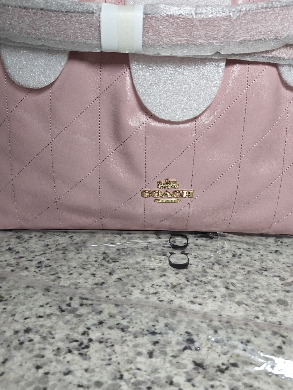 Coach Evelyn Shoulder Bag With Quilting (Pink incarnation) - Picture 3 of 16